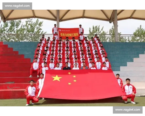 全力冲刺勇创佳绩，800米赛场展风采拼搏奋进书写辉煌篇章