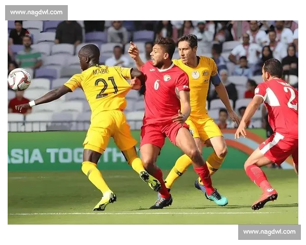 哥伦比亚比赛激烈对决展现球员实力与战术博弈精彩纷呈