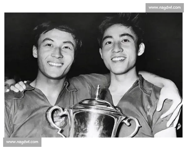 庄则栋勇夺世锦赛冠军回顾 乒坛传奇的辉煌时刻